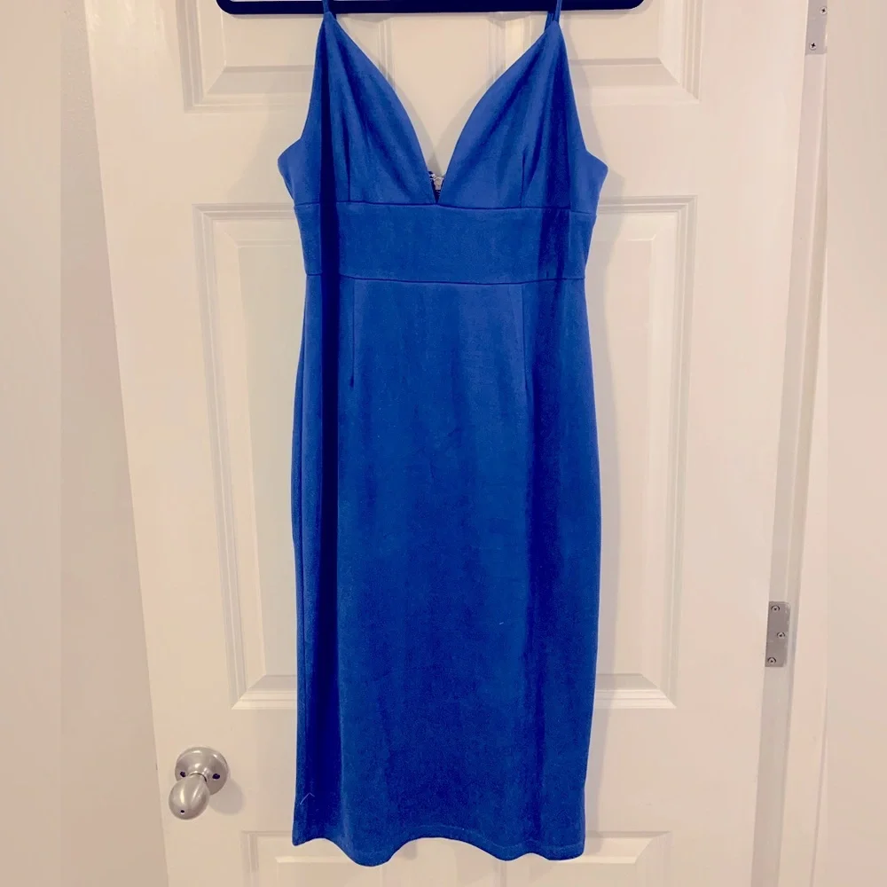 3/$25 ⭐️ Lulu’s suede/velvet royal blue dress - Picture 2 of 4